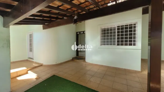 Casa residencial com 5 quartos sendo 1 suíte disponível para venda no bairro Tibery em Ube