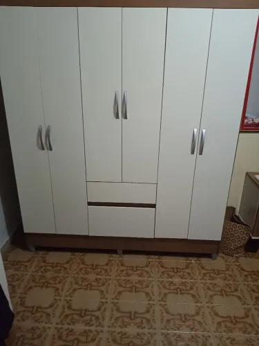 Vende guarda roupa de casal novo
