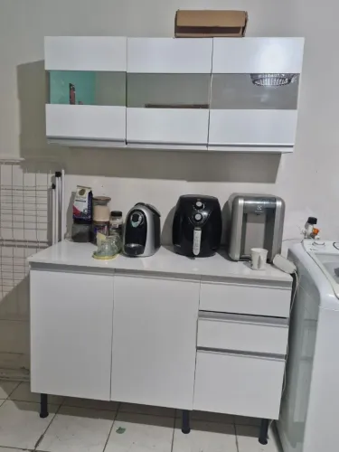 Armário NOVO - menos de 1 ano de uso!