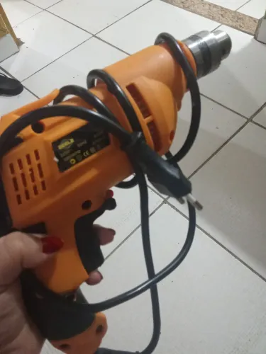 Furadeira 220 vts