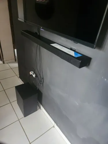 Soundbar Samsung modelo T555 320Wats de potência para usar na sua TV