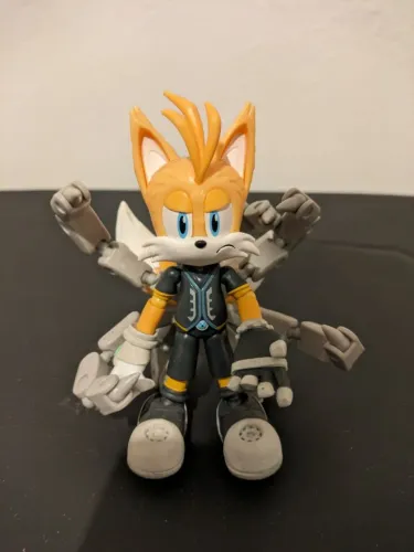 Boneco Sonic Prime Tails Nine