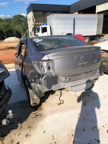 Traseira baixa Renault Logan 2015 2019 