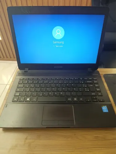 NOTEBOOK SAMSUNG - INTEL CORE I3 5Gth, 1 Terá HD/ 4GB / bateria 2h/ 3 mês de garantia