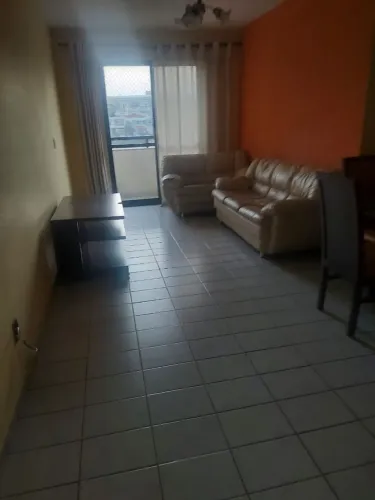 Alugo quarto no Condomínio Pasargada p/ mulheres. 