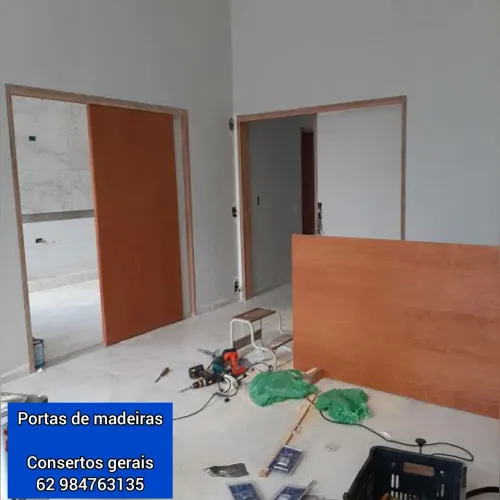 Conserto de porta madeira