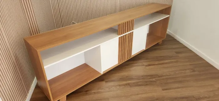 RACK EM ESTADO DE NOVO TODO EM MDF. 220 DE COMPRIME.