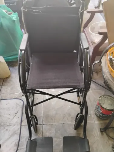 Vendo cadeira de rodas usada