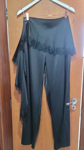 Calça preta de cetim nova