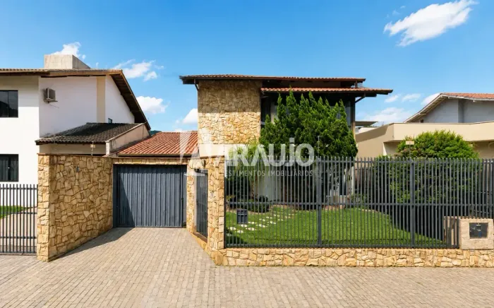 Sobrado à venda com 451,5 m² no bairro Ressacada em Itajaí