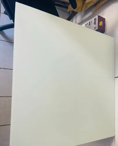 Mesa branca moderna quadrada e laqueada