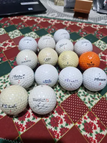Bolas de golfe usados