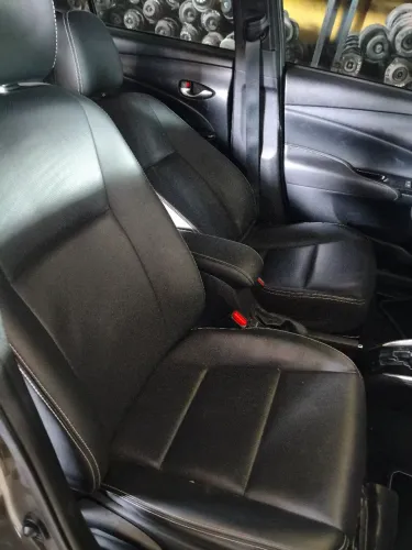 VENDO BANCOS DE COURO YARIS