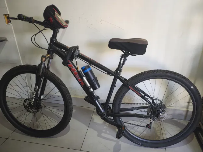 Bike ótima com acessórios baratos