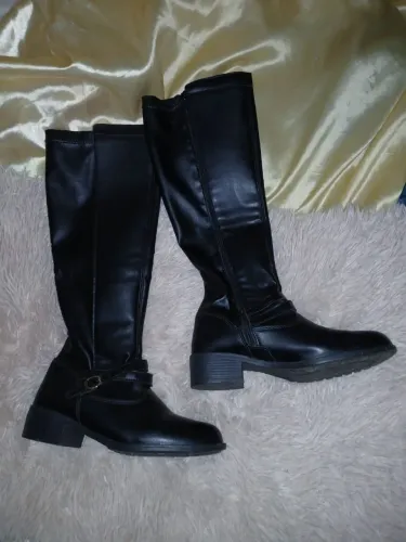 Bota feminina cano alto Preta