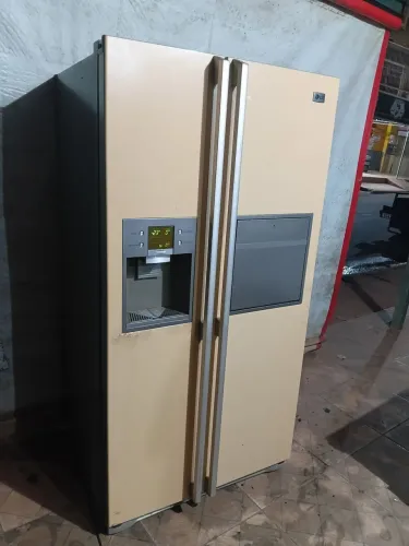 GELADEIRA BY SIDE BY LG INTACTA SEMI NOVA