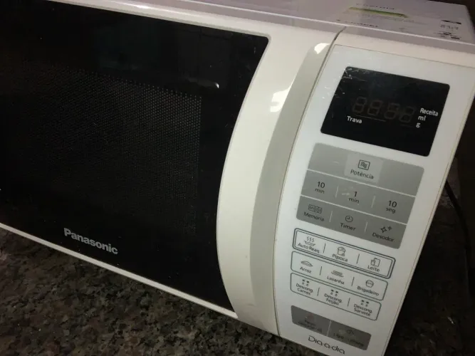 Forno micro-ondas Panasonic 21L