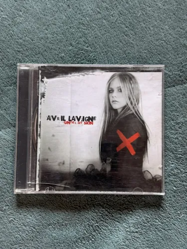 CD AVRIL LAVIGNE - UNDER MY SKIN