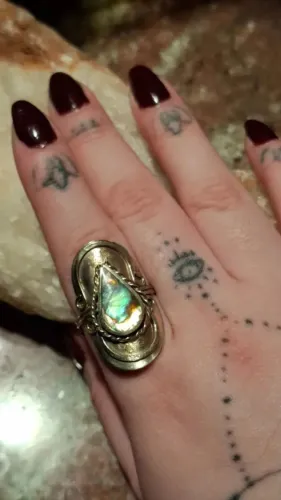 Anel em Gota com Abalone Natural e regulagem
