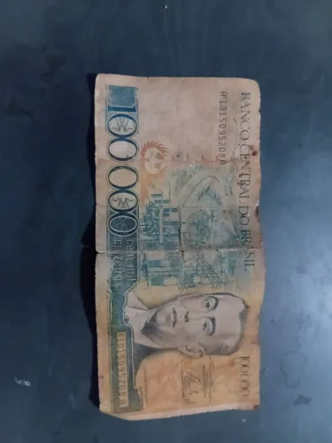 Nota de cem mil cruzeiro