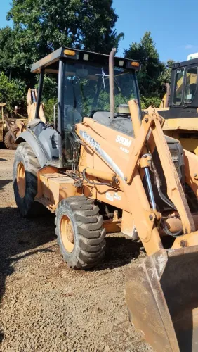 Retroescavadeira case 580M 