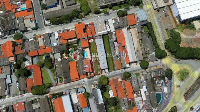 Terreno de 520 mt² á Venda no Centro de Poá /SP.