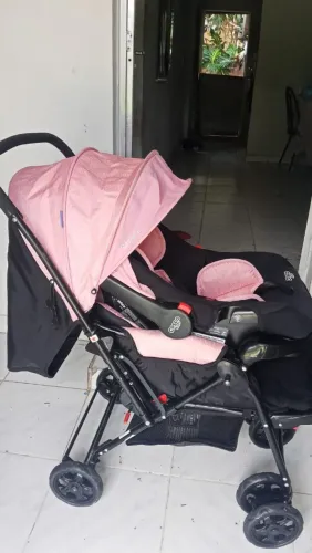 Carrinho de bebê + bebê conforto
