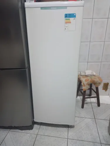 Freezer vertical cônsul