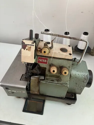 Máquina Overloque e interloque