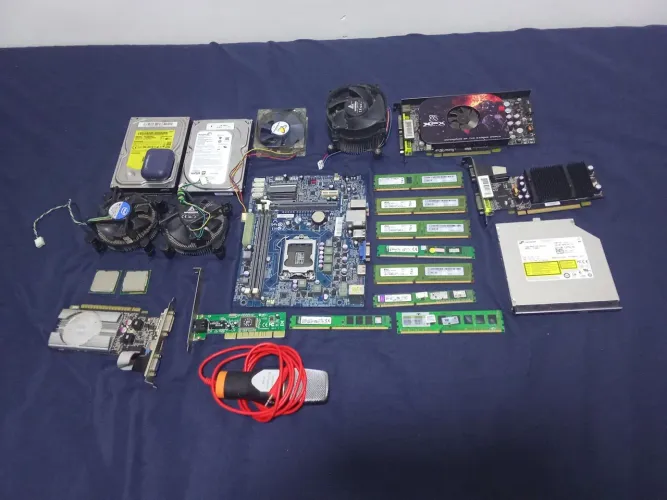 Lote de hardware diversos, placa mãe, placa de vídeo, memória RAM, cooler e processador 