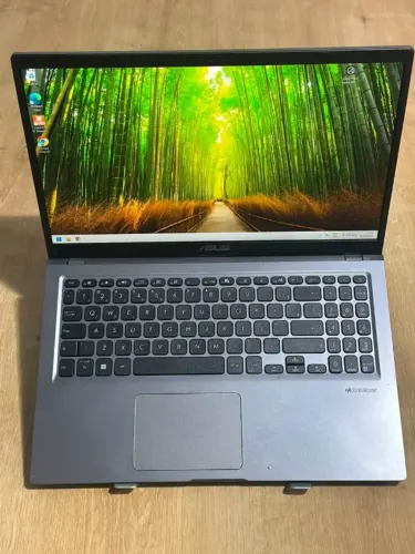 Asus M515DA | Ryzen 5 | Vídeo Radeon | 8GB DDR4 | 256GB NVME