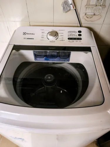 Máquina de Lavar Electrolux 15kg Essencial Care 
