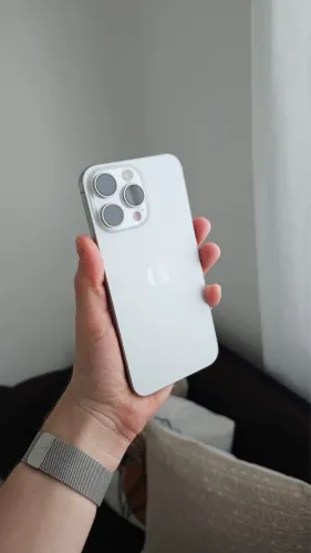 iPhone 15 PRO MAX titânio branco