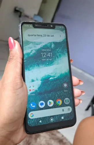 Celular Moto One
