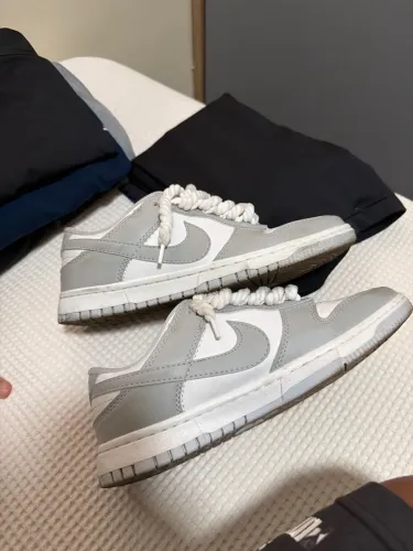 TÊNIS NIKE DUNK CINZA COM BRANCO IMPORTADO TAMANHO 40