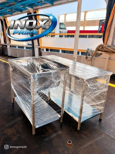 Bancada com Cuba em inox