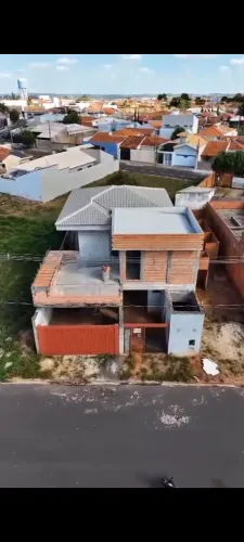Sobrado em fase de acabamento