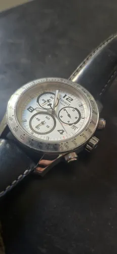 Relógio Tissot original em excelente estado.