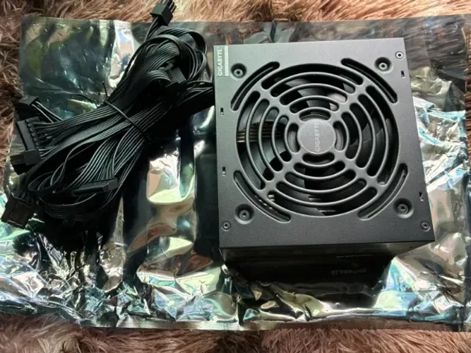 Fonte Gigabyte 550w 80Plus Bronze