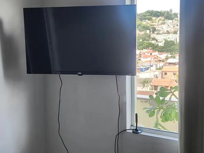Smart TV AOC 32" Roku TV LED preta