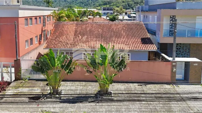 Casa com 04 dormitórios sendo 02 suítes Caiobá Matinhos