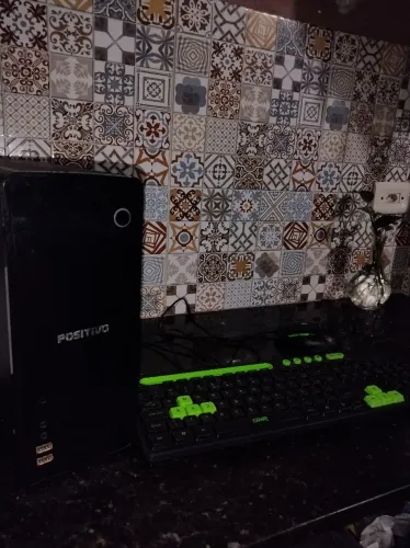 (preço negociável)Mini PC Celeron J1800 4GB RAM 1TB HD + Mouse Teclado Headset