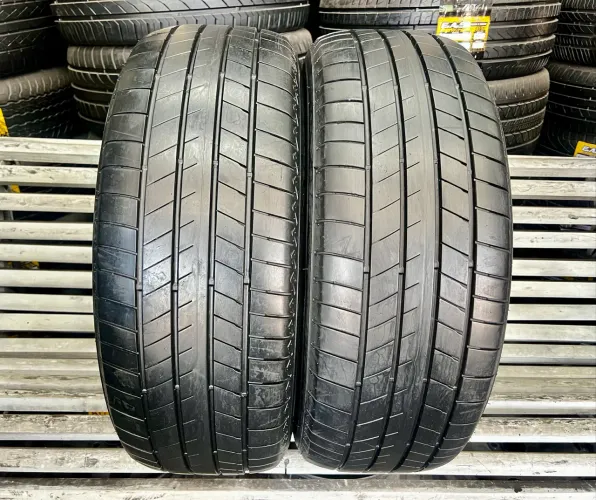 Par de Pneus 235/55/18 Bridgestone Alenza 001 / Pneu 235/55R18