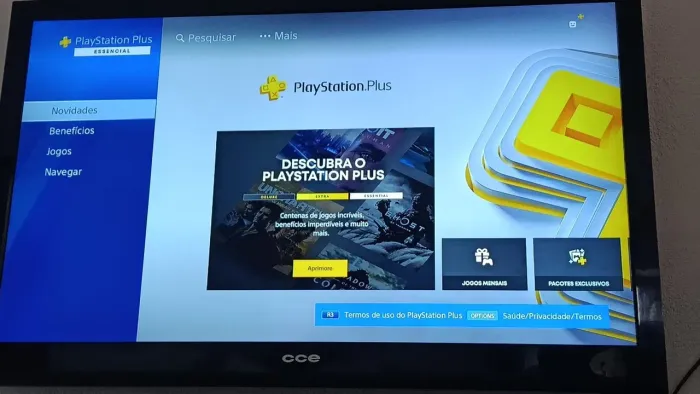 Vendo ps4 semi novo