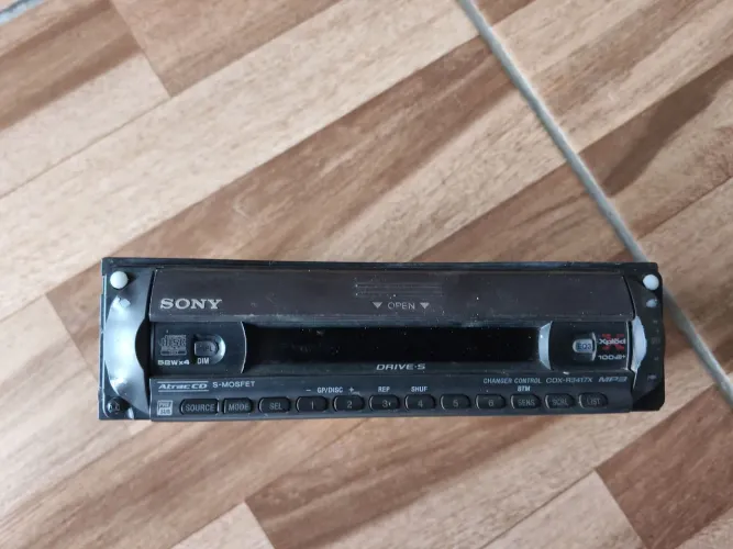 Auto rádio sony cdx r3417x