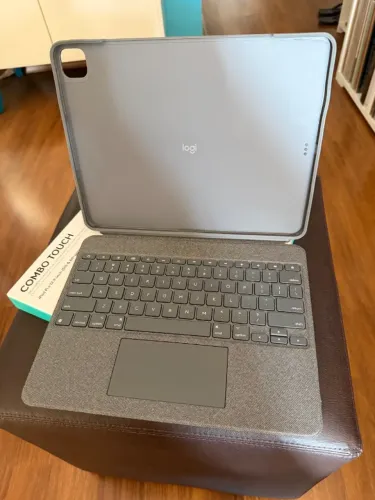 Combo Touch Logitech para iPad 12,9" (5a. e 6a. geração)