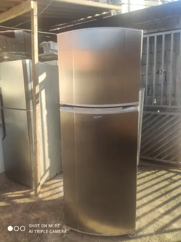 Geladeira da marca consul duplex inox funcionando perfeitamente três meses de garantia