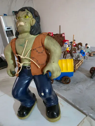 boneco frankenstein