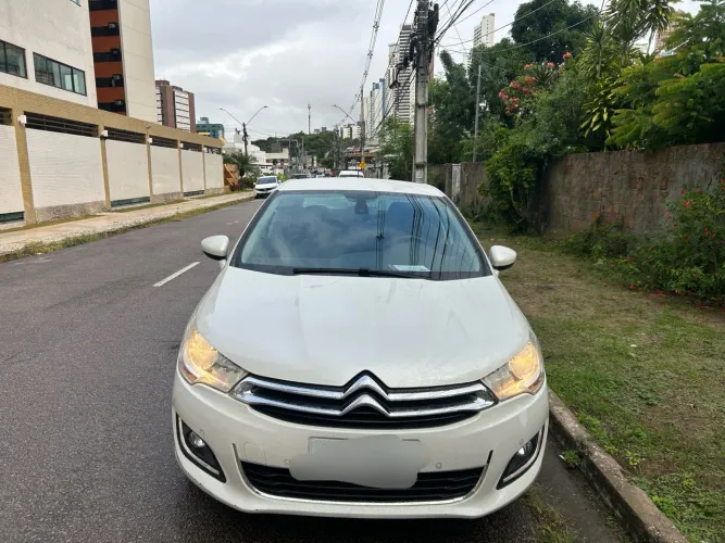Citroen C4 Lounge Exclusive 1.6 Turbo 4P Aut. 2014