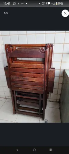 Mesa de madeira com 3 cadeiras